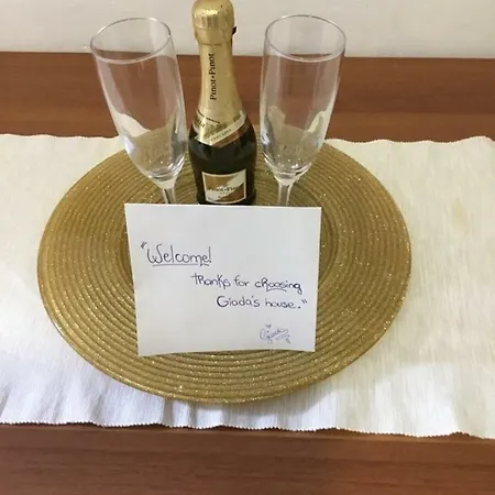Appartement Chez Giada 100 Meters From Fegina Beach *